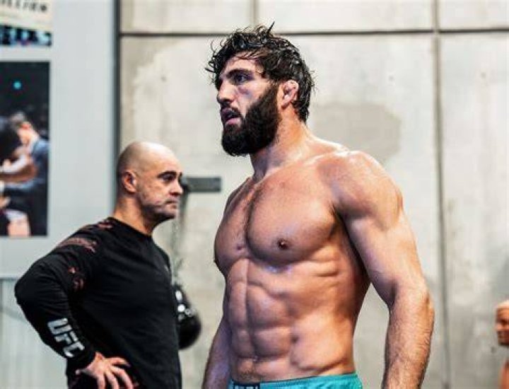 Aram Kian Height, Weight, Net Worth, Age, Birthday, Wikipedia, Who, Nationality, Biography
