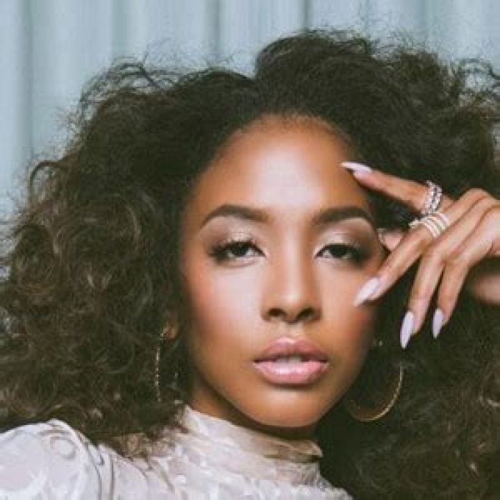 Oleathia Robinson Height, Weight, Net Worth, Age, Birthday, Wikipedia, Who, Nationality, Biography