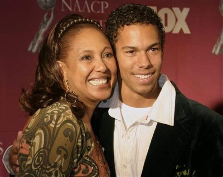 
Telma Hopkins Husband – Is She Married? Age Wiki & Net Worth 
