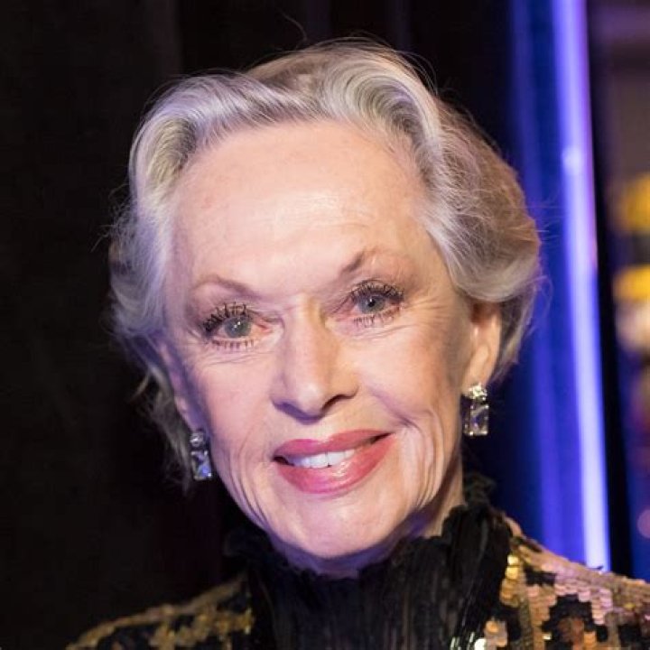 Tippi Hedren Height, Weight, Net Worth, Age, Birthday, Wikipedia, Who, Nationality, Biography