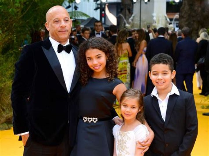 
Who Are Vin Scully Children? Son Michael A Scully And Daughter Cat Scully, Where Are They Now? 