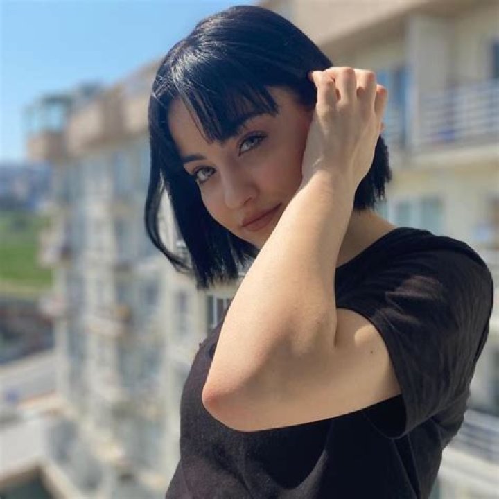Zeynep Buse Korkmaz Height, Weight, Net Worth, Age, Birthday, Wikipedia, Who, Instagram, Biography